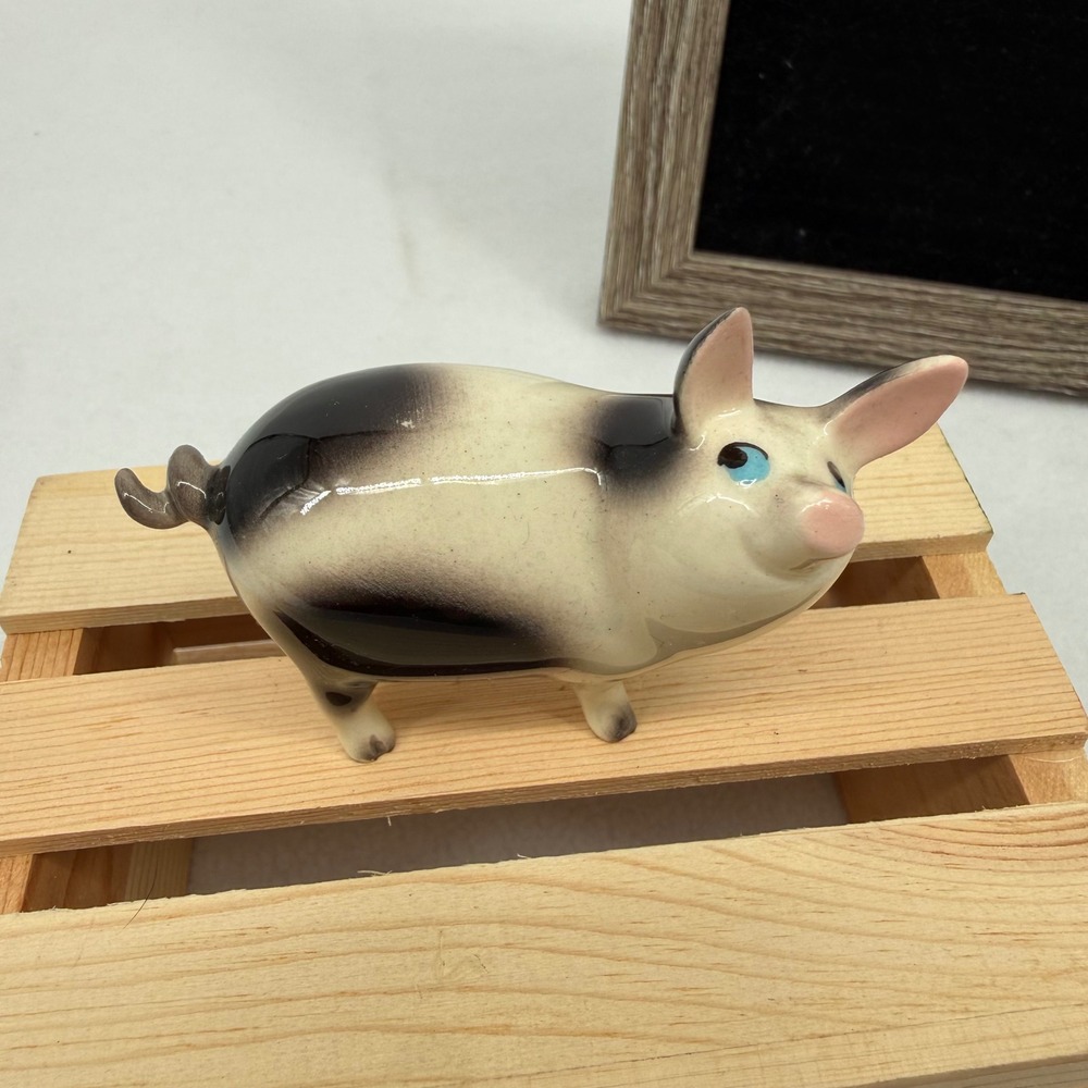 Vintage Hagan Renaker Happy Spotted Twirl Tailed Minature Ceramic Pig